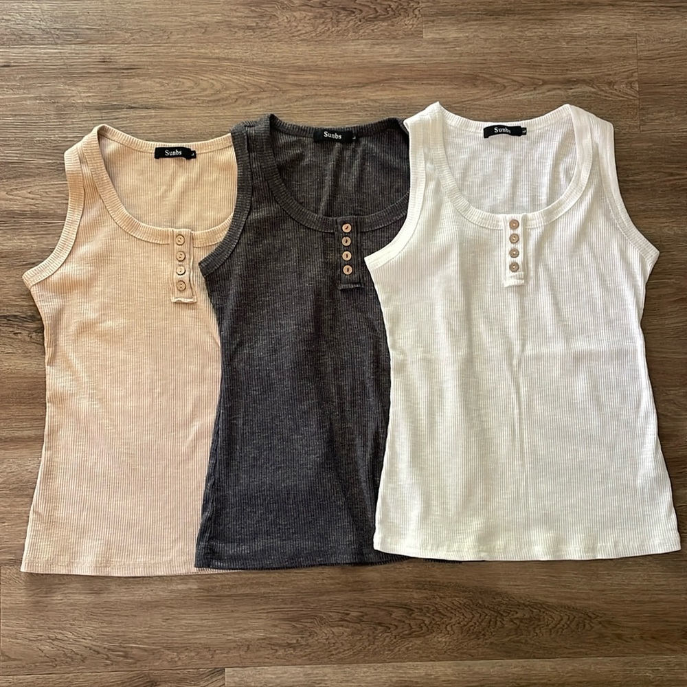 Set of 3 Women’s Ribbed Tanks
